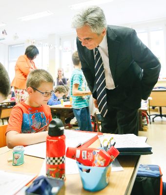 Am 26. Juni 2013 besuchte Bundeskanzler Werner Faymann gemeinsam mit Unterrichtsministerin Claudia Schmidt die Ganztagsvolksschule Zieglergasse 21 in Wien.