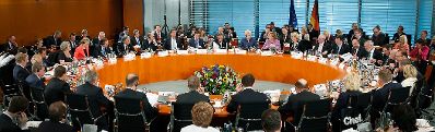 Am 3. Juli 2013 nahm Bundeskanzler Werner Faymann auf Einladung seiner deutschen Amtskollegin Bundeskanzlerin Angela Merkel an der Konferenz zur F&ouml;rderung der Jugendbesch&auml;ftigung in Berlin teil.