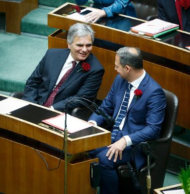 Am 29. Oktober 2013 fand im Parlament die Sitzung des neu gew&auml;hlten Nationalrates statt. Im Bild Bundeskanzler Werner Faymann (l.) mit Staatssekret&auml;r Andreas Schieder (r.).