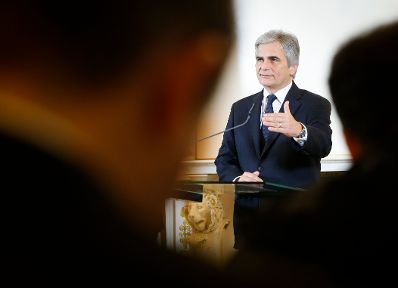 Bundeskanzler Werner Faymann beim Pressefoyer nach dem Ministerrat am 19. November 2013 im Bundeskanzleramt.