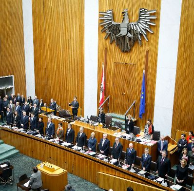 Am 17. Dezember 2013 stellte Bundeskanzler Werner Faymann im Nationalrat im Parlament das Arbeitsprogramm der Bundesregierung f&uuml;r die kommenden f&uuml;nf Jahre vor.