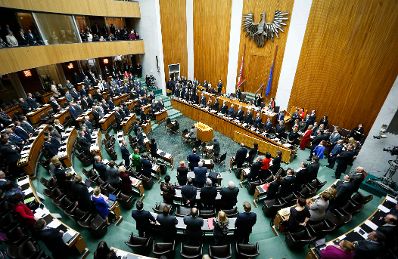 Am 17. Dezember 2013 stellte Bundeskanzler Werner Faymann im Nationalrat im Parlament das Arbeitsprogramm der Bundesregierung f&uuml;r die kommenden f&uuml;nf Jahre vor.