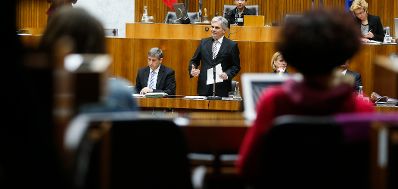 Am 17. Dezember 2013 stellte Bundeskanzler Werner Faymann im Nationalrat im Parlament das Arbeitsprogramm der Bundesregierung f&uuml;r die kommenden f&uuml;nf Jahre vor.
