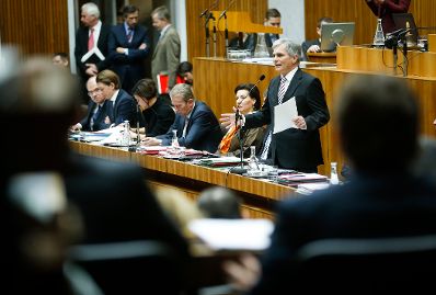 Am 17. Dezember 2013 stellte Bundeskanzler Werner Faymann im Nationalrat im Parlament das Arbeitsprogramm der Bundesregierung f&uuml;r die kommenden f&uuml;nf Jahre vor.