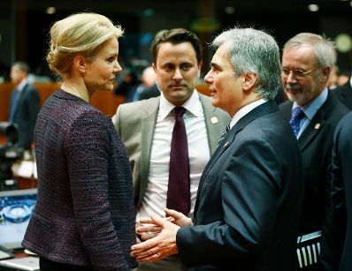 Am 20. Dezember 2013 endete in Br&uuml;ssel der mehrt&auml;gige Europ&auml;ische Rat der EU-Staats- und Regierungschefs. Im Bild Bundeskanzler Werner Faymann (r.) mit D&auml;nemarks Premierministerin Helle Thorning-Schmidt (l.) und Luxemburgs Premierminister Xavier Bettel (m.).
