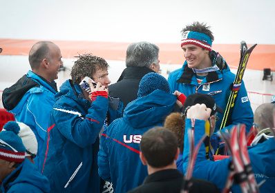 Am 9. Februar 2014 besuchte Bundeskanzler Werner Faymann (l.) die Olympischen Winterspiele in Sotschi/Russland. Im Bild mit dem Schirennl&auml;ufer und Abfahrtsolympiasieger 2014 Matthias Mayer (r.).