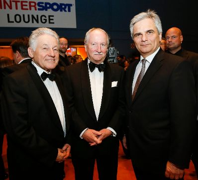 Am 31. J&auml;nner 2014 nahm Bundeskanzler Werner Faymann (r.) an der Er&ouml;ffnung der Galanacht des Sports 2014 in Linz teil. Im Bild mit dem ober&ouml;sterreichischen Landeshauptmann Josef P&uuml;hringer (l.) und dem Herausgeber der O&Ouml;-Nachrichten, Rudolf Cuturi (m.).