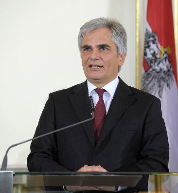 Bundeskanzler Werner Faymann beim Pressefoyer nach dem Ministerrat am 18. November 2014.