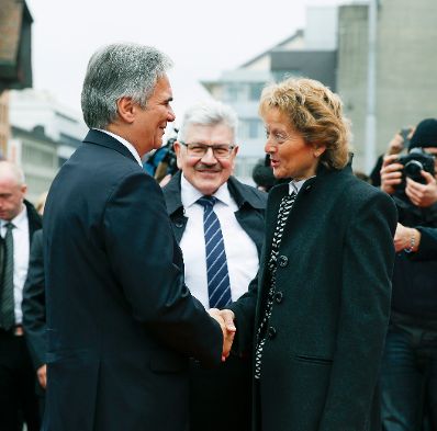 Am 21. November 2014 besuchte Bundeskanzler Werner Faymann (l.) die Schweizer Finanzministerin Eveline Widmer-Schlumpf (r.) zu einem Arbeitsgespr&auml;ch in Aarau.