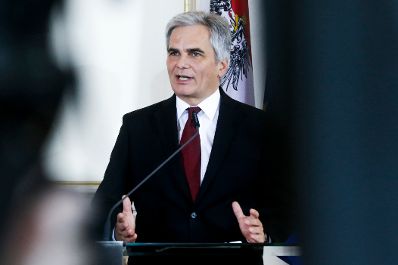 Bundeskanzler Werner Faymann beim Pressefoyer nach dem Ministerrat am 25. November 2014.