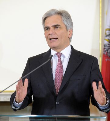 Bundeskanzler Werner Faymann beim Pressefoyer nach dem Ministerrat am 2. Dezember 2014.