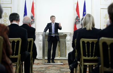 Am 2. Dezember 2014 &uuml;berreichte Bundeskanzler Werner Faymann und Kunst- und Kulturminister Josef Ostermayer (im Bild) das &Ouml;sterreichische Ehrenkreuz f&uuml;r Wissenschaft und Kunst an den Kolping- Ehrenpr&auml;ses Ludwig Zack.