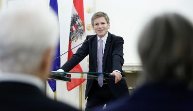 Am 2. Dezember 2014 &uuml;berreichte Bundeskanzler Werner Faymann und Kunst- und Kulturminister Josef Ostermayer (im Bild) das &Ouml;sterreichische Ehrenkreuz f&uuml;r Wissenschaft und Kunst an den Kolping- Ehrenpr&auml;ses Ludwig Zack.