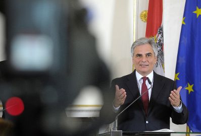Bundeskanzler Werner Faymann beim Pressefoyer nach dem Ministerrat am 16. Dezember 2014.