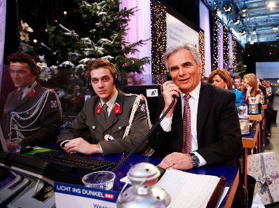 Am 24. Dezember 2014 nahm Bundeskanzler Werner Faymann an der Licht ins Dunkel Spendenaktion im ORF Zentrum Wien teil.