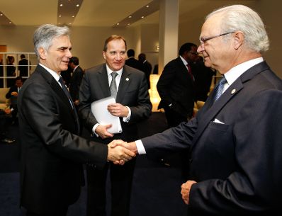 Am 30. November 2015 fand die UN-Klimakonferenz in Paris statt. Im Bild Bundeskanzler Werner Faymann (r.) mit Carl XVI. Gustaf, K&ouml;nig von Schweden (l.).