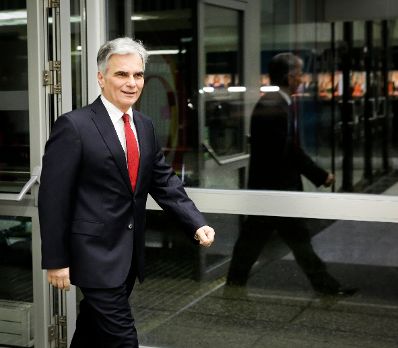 Am 13. M&auml;rz 2016 stellte sich Bundeskanzler Werner Faymann (im Bild) den Fragen der Moderatorin Ingrid Thurnher in der ORF Sendung "Im Zentrum".