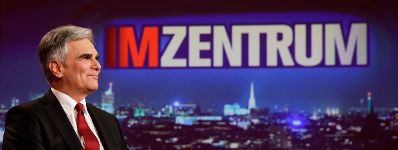 Am 13. M&auml;rz 2016 stellte sich Bundeskanzler Werner Faymann (im Bild) den Fragen der Moderatorin Ingrid Thurnher in der ORF Sendung "Im Zentrum".