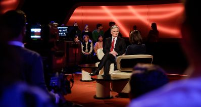 Am 13. M&auml;rz 2016 stellte sich Bundeskanzler Werner Faymann (im Bild) den Fragen der Moderatorin Ingrid Thurnher in der ORF Sendung "Im Zentrum".