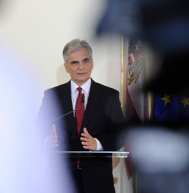 Bundeskanzler Werner Faymann beim Pressefoyer nach dem Ministerrat am 30. M&auml;rz 2016. 