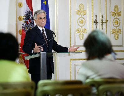 Bundeskanzler Werner Faymann beim Pressefoyer nach dem Ministerrat am 5. April 2016.