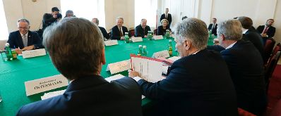 Am 26. April 2016 lud Bundeskanzler Werner Faymann die Sozialpartner zu einem Gespr&auml;ch in das Bundeskanzleramt ein.