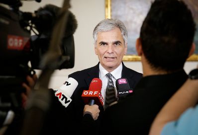 Am 26. April 2016 lud Bundeskanzler Werner Faymann (im Bild) die Sozialpartner zu einem Gespr&auml;ch in das Bundeskanzleramt ein. Im Anschluss fanden Pressestatements statt.