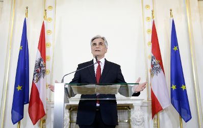 Am 9. Mai 2016 gab Bundeskanzler Werner Faymann in einer Pressekonferenz bekannt, dass er alle seine &Auml;mter zur&uuml;ck legt.