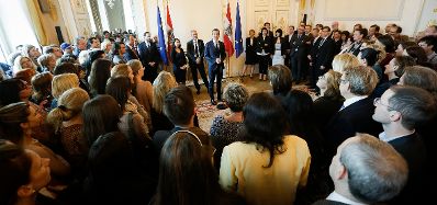 Am 18. Mai 2016 begr&uuml;&szlig;te Bundeskanzler Christian Kern die Mitarbeiter des Bundeskanzleramtes.