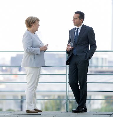 Am 23. Juni 2016 traf Bundeskanzler Christian Kern (r.) im Rahmen seines Besuches in Berlin die deutsche Bundeskanzlerin Angela Merkel (l.) zu einem Gespr&auml;ch.