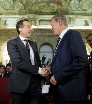 Am 4. Juli 2016 fand in der Aula der Wissenschaften eine Diskussion zum "Wirtschaftspolitischen Programm &Ouml;sterreich 2016-17" statt. Im Bild Bundeskanzler Christian Kern (l.) mit Vizekanzler und Bundesminister Reinhold Mitterlehner (r.).