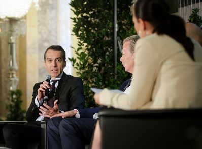 Am 4. Juli 2016 fand in der Aula der Wissenschaften eine Diskussion zum "Wirtschaftspolitischen Programm &Ouml;sterreich 2016-17" statt. Im Bild Bundeskanzler Christian Kern.