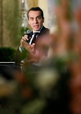 Am 4. Juli 2016 fand in der Aula der Wissenschaften eine Diskussion zum "Wirtschaftspolitischen Programm &Ouml;sterreich 2016-17" statt. Im Bild Bundeskanzler Christian Kern.