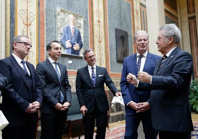 Am 8. Juli 2016 fand die Verabschiedung von Bundespr&auml;sident Heinz Fischer im Parlament statt. Im Bild (v.l.n.r.) Zweiter Nationalratspr&auml;sident Karl Heinz Kopf, Bundeskanzler Christian Kern, Dritter Nationalratspr&auml;sident Norbert Hofer, Vizekanzler und Bundesminister Reinhold Mitterlehner und Bundespr&auml;sident Heinz Fischer.