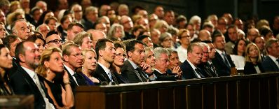 Am 28. Juli 2016 fand in der Felsenreitschule der Festakt anl&auml;sslich der Er&ouml;ffnung der 96. Salzburger Festspiele statt. Im Bild (v.l.n.r.) Kunst- und Kulturminister Thomas Drozda, Christina R&ouml;sslhuber, Landeshauptmann Wilfried Haslauer, Nationalratspr&auml;sidentin Doris Bures, Erbprinz Alois von und zu Liechtenstein mit Ehefrau Sophie, Bundeskanzler Christian Kern und Ehefrau Eveline Steinberger-Kern, Bundespr&auml;sident a.D. Heinz Fischer und Ehefrau Margit Fischer, Vizekanzler und Bundesminister Reinhold Mitterlehner.