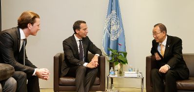 Am 20. September 2016 nahm Bundeskanzler Christian Kern (m.) am Gipfeltreffen der Vereinten Nationen zu Flucht und Migration in New York teil. Im Bild mit UN-Generalsekret&auml;r Ban Ki-moon (r.) und Au&szlig;enminister Sebastian Kurz (l.).
