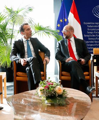 Am 5. Oktober 2016 traf Bundeskanzler Christian Kern (l.) den Pr&auml;sidenten des Europ&auml;ischen Parlamentes Martin Schulz (r.) zu einem Arbeitsgespr&auml;ch in Stra&szlig;burg.