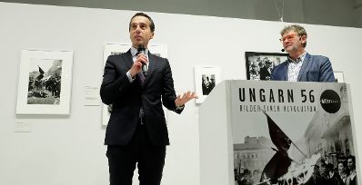 Am 19. Oktober 2016 er&ouml;ffnete Bundeskanzler Christian Kern (l.) die Ausstellung Ungarn 56 im Westlicht.