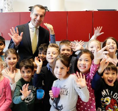 Am 7. Dezember 2016 besuchte Bundeskanzler Christian Kern die Ganztagsschule am Bildungscampus Donaufeld.