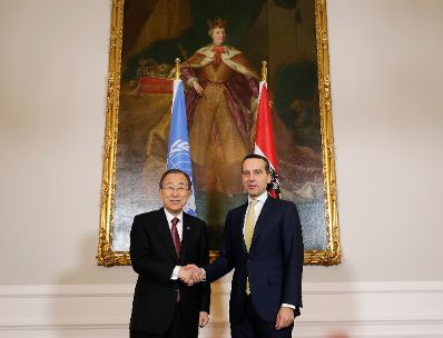 Am 7. Dezember 2016 empfing Bundeskanzler Christian Kern (r.) den UNO-Generalsekret&auml;t Ban Ki-Moon (l.) zu einem Arbeitsgespr&auml;ch.