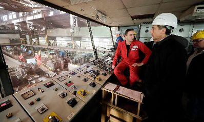 Am 12. Dezember 2016 besuchte Bundeskanzler Christian Kern (r.) den Betrieb Stahl Judenburg.