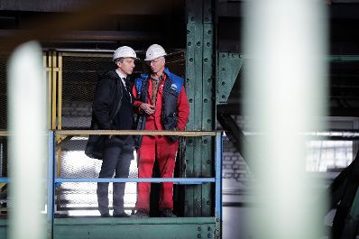 Am 12. Dezember 2016 besuchte Bundeskanzler Christian Kern (l.) den Betrieb Stahl Judenburg.