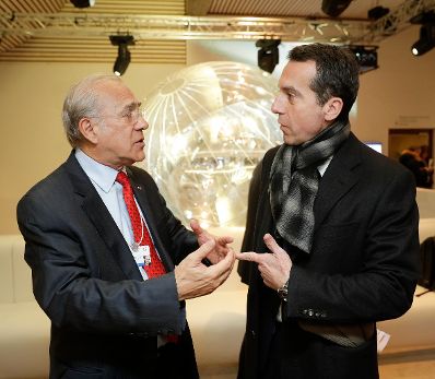 Am 18. J&auml;nner 2017 nahm Bundeskanzler Christian Kern (r.) am Weltwirtschaftsforum in Davos teil. Im Bild mit den OECD-Generalsekret&auml;r Angel Gurr&iacute;a (l.).