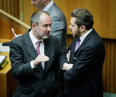 Am 31. J&auml;nner 2017 stellte Bundeskanzler Christian Kern im Nationalrat im Parlament das Arbeitsprogramm der Bundesregierung vor. Im Bild mit Kanzleramtsminister Thomas Drozda (l.) mit Staatssekret&auml;r Harald Mahrer (r.).