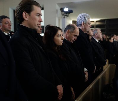 Am 5. M&auml;rz 2017 fand die Trauerfeier f&uuml;r Bundesministerin Sabine Oberhauser statt. Im Bild (v.l.n.r.) Au&szlig;enminister Sebastian Kurz, Staatssekret&auml;rin Muna Duzdar, Innenminister Wolfgang Sobotka und Finanzminister Hans J&ouml;rg Schelling.