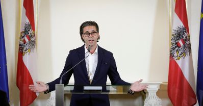 Am 13. Juni 2017 fand die Buchpr&auml;sentation "Die Staatskanzlei" im Bundeskanzleramt statt.