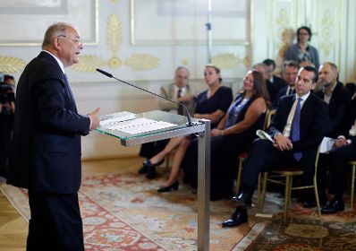 Am 13. Juni 2017 fand die Buchpr&auml;sentation "Die Staatskanzlei" im Bundeskanzleramt statt. Im Bild Manfred Matzka.