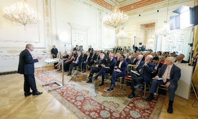 Am 13. Juni 2017 fand die Buchpr&auml;sentation "Die Staatskanzlei" im Bundeskanzleramt statt.