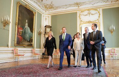Am 20. Juni 2017 nahm Bundeskanzler Christian Kern (r.) am R20 Austrian World Summit teil. Im Bild mit Arnold Schwarzenegger (2.v.l.) und Bundespr&auml;sident Alexander Van der Bellen (2.v.r.).