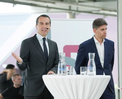 Am 26. Juni 2017 besuchte Bundeskanzler Christian Kern (l.) die Firma Wiener Netze.